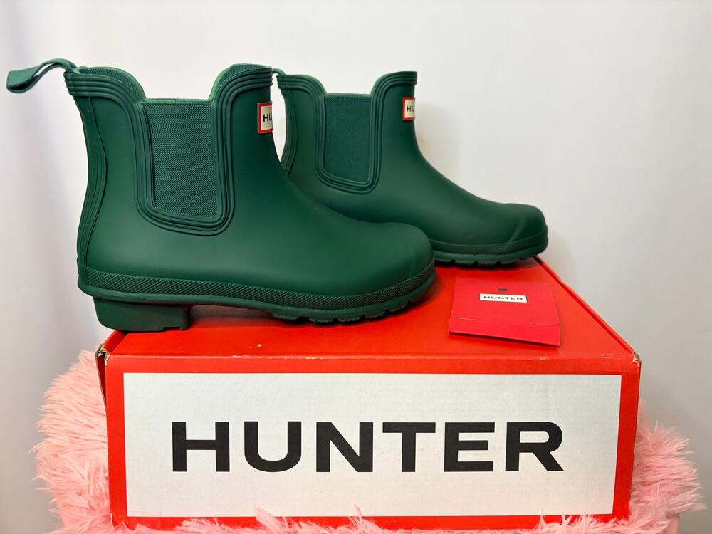 Hunter Chelsea Boots. Size 7. New